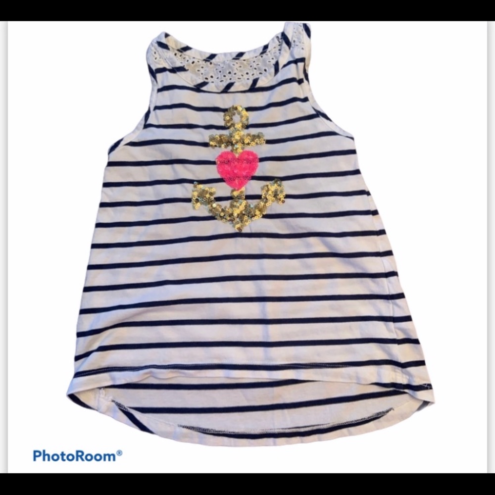 Jillians‎ Closet tank